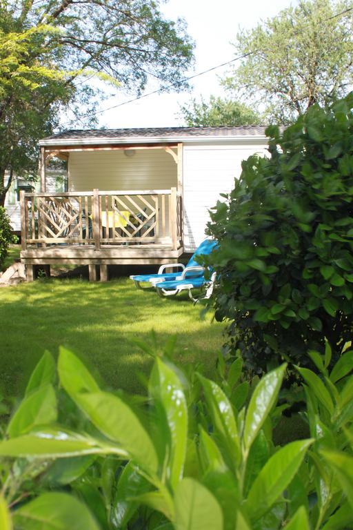 Hotel Camping Les Genets D'Or Bagnols-sur-Cèze Exterior foto